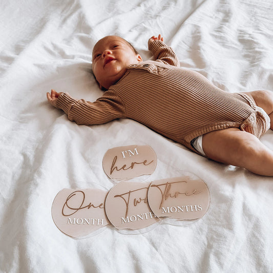 I'm here! Baby Monthly Milestones
